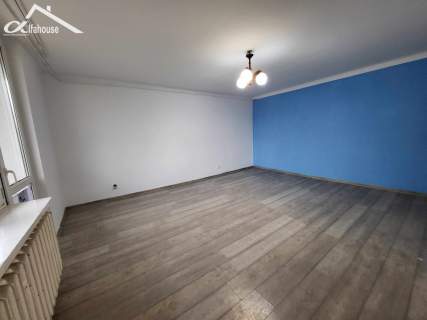 WYREMONTOWANA KAWALERKA NA PARTERZE 36 m Cheł