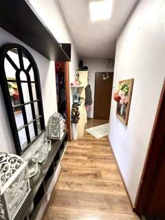Orzeszkowej/60 mkw.,/balkon/ m. miejskie/piwnica