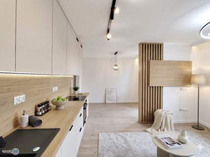 Dwa pokoje po remoncie w apartamentowcu na5piętrze
