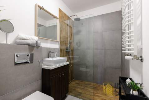 60 metrów Obok metra M2 Balkon Parking