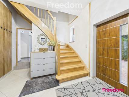 Dom, który na siebie zarabia Lewin Brzeski