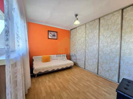 Przy parku 2 pokoje z osobną kuchnia i 2 balkony