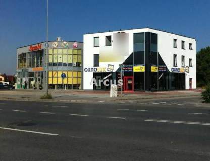 lokal z parkingiem