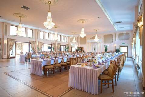 Przetarg - hotel wyposażenie