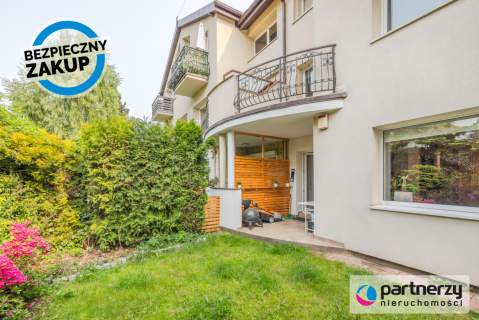 Stylowy Apartament z Ogrodem, Balkonem i Garażem