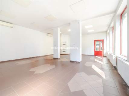 Budynek handlowo-mieszkanly Centrum Skawiny