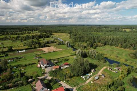 Działka z linią brzegową rzeki 3756 m Prostki