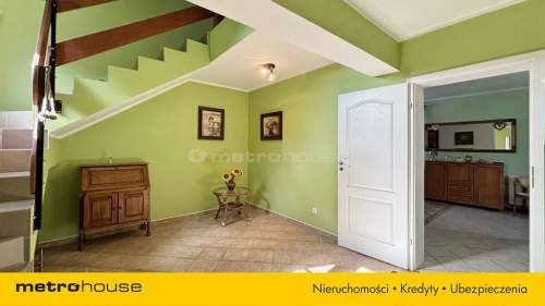 Dom z ogrodem nad morzem z pokojami na wynajem