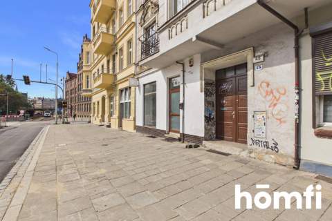 LOKAL 43 m -WITRYNA, WEJŚCIE Z ULICY TRZEBNICKIEJ