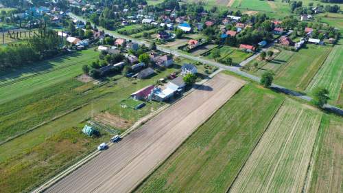 DZIAŁKA 33,6 AR W TRAKCIE PODZIAŁU WZ NA 2 DOMY