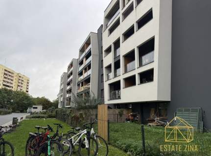 2 POKOJE BALKON 7 M 2 MIEJSCA POSTOJOWE KOMÓRKA 6 M