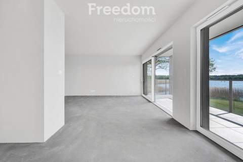 Nowoczesny apartament nad jeziorem