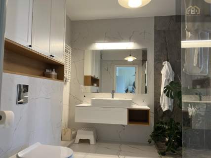 Nowoczesny dom z basenem 210 m2
