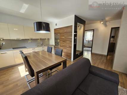 Apartament 3pok.,winda, garaż, balkon - Centrum