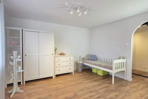 Nowe Miasto 60 m2 po remoncie, 2 piętro, cegła