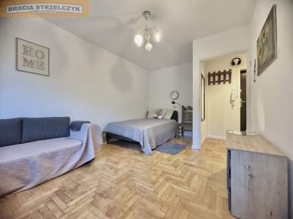 Mokotów - cicha kawalerka z balkonem