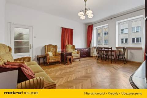 Śródmieście,.Wiejska, wysokie i przestronne 2 pok