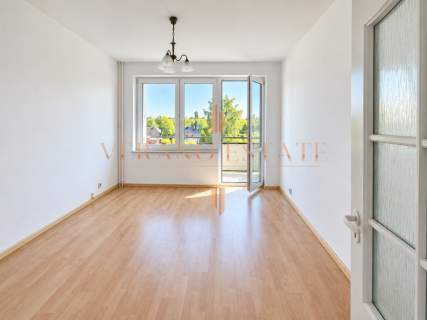 Odświeżone 2 Pokoje Oddzielna kuchnia Balkon Parking