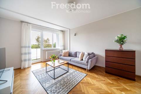 2 POK, GROCHÓW, PIWNICA, BALKON, KOMUNIKACJA