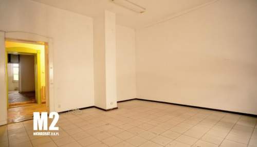 Lokal na sprzedaż na parterze w centrum miasta.