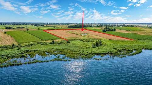 WYJĄTKOWA NIERUCHOMOŚĆ Z WŁASNĄ LINIĄ BRZEGOWĄ JEZIORA