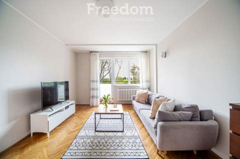2 POK, GROCHÓW, PIWNICA, BALKON, KOMUNIKACJA