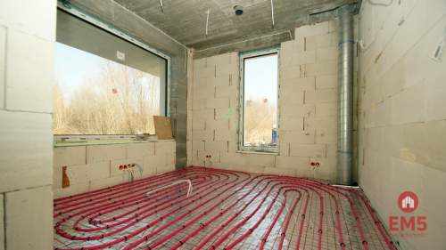 Szeregówka skrajna z działką 750m2