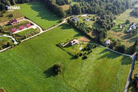 Posiadłość z bali z 3 domkami i gotowym biznesem