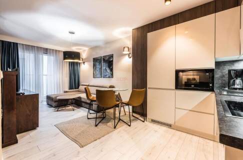 Stare Miasto - 2pok w stylowej oficynie 41m2