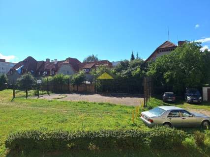 2 pokoje, osobna kuchnia, balkon, 1 pietro