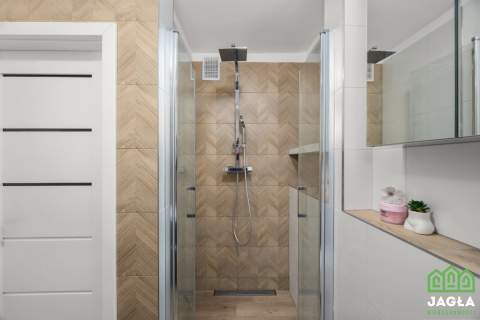 42m2 2 pokoje Blok Panorama Balkon
