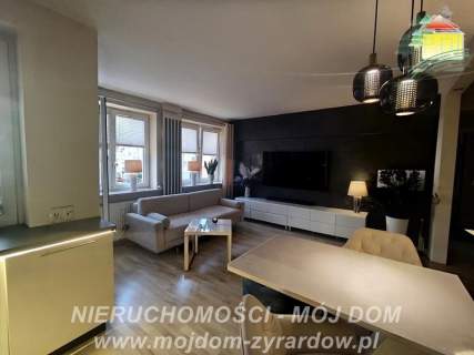 Śliczne, nowoczesne M-3 na pierwszym piętrze, centrum.