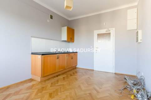 os. oficerskie, 2p/2p, 97m2 na biuro