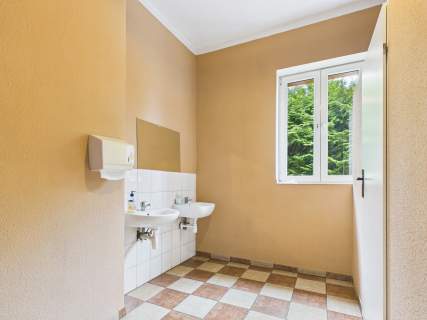 Duży lokal /Agroturystyka / z mieszkaniem