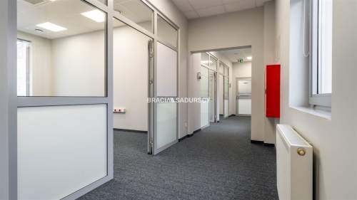 Powierzchnia biurowa z parkingiem - 400m2