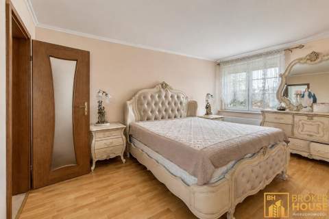 Urokliwy dom w spokojnej okolicy/ 4-pokoje/ Duży ogród