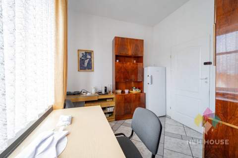 Os. Mazurskie, lokal 242,90 m2, I piętro, parking