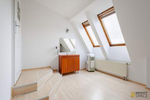 Dwupoziomowe 100m2 Sauna Kominek Garaż