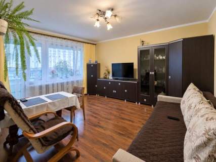 Wrzosowiak 2 pokoje duży balkon do odświeżenia