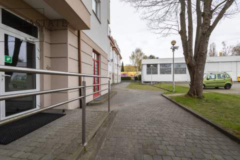 Biuro Modułowe Aneks Kuchenny, Parking, Blisko skm
