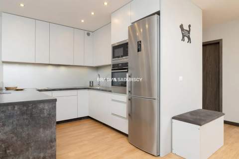Nowoczesny 3-pokojowy apartament z balkonem.