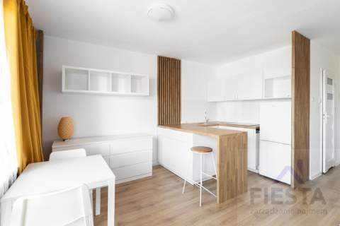 Warszawa Praga Pn Darwina kawalerka 28m2 UW