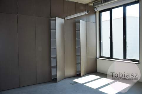 Industrialne biura /wysoki standard/ magazyn