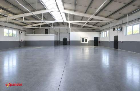 Hala magazynowo - produkcyjna, 1221m2, SSE Mielec, działka 0,5ha