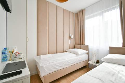 Wynajem hostelu z małym odstępnym na MURANOWIE