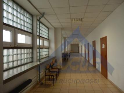 BUDYNEK EDUKACYJNY, BIUROWIEC NA WOLI