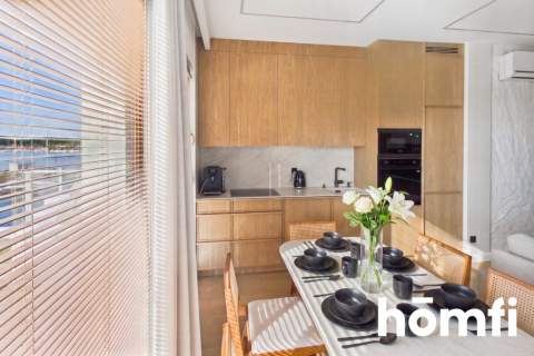 Luksusowy apartament z mariną i widokiem-Solmarina