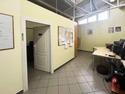 Powierzchnia biurowa 160-200 m2.