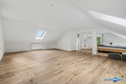 Dom w otuleniu lasu 180 M2 1.1 HA 20 min do Radomia