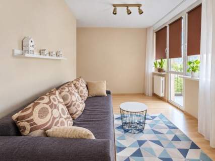 Tysiąclecie 2 pokoje duży balkon do zamieszkania